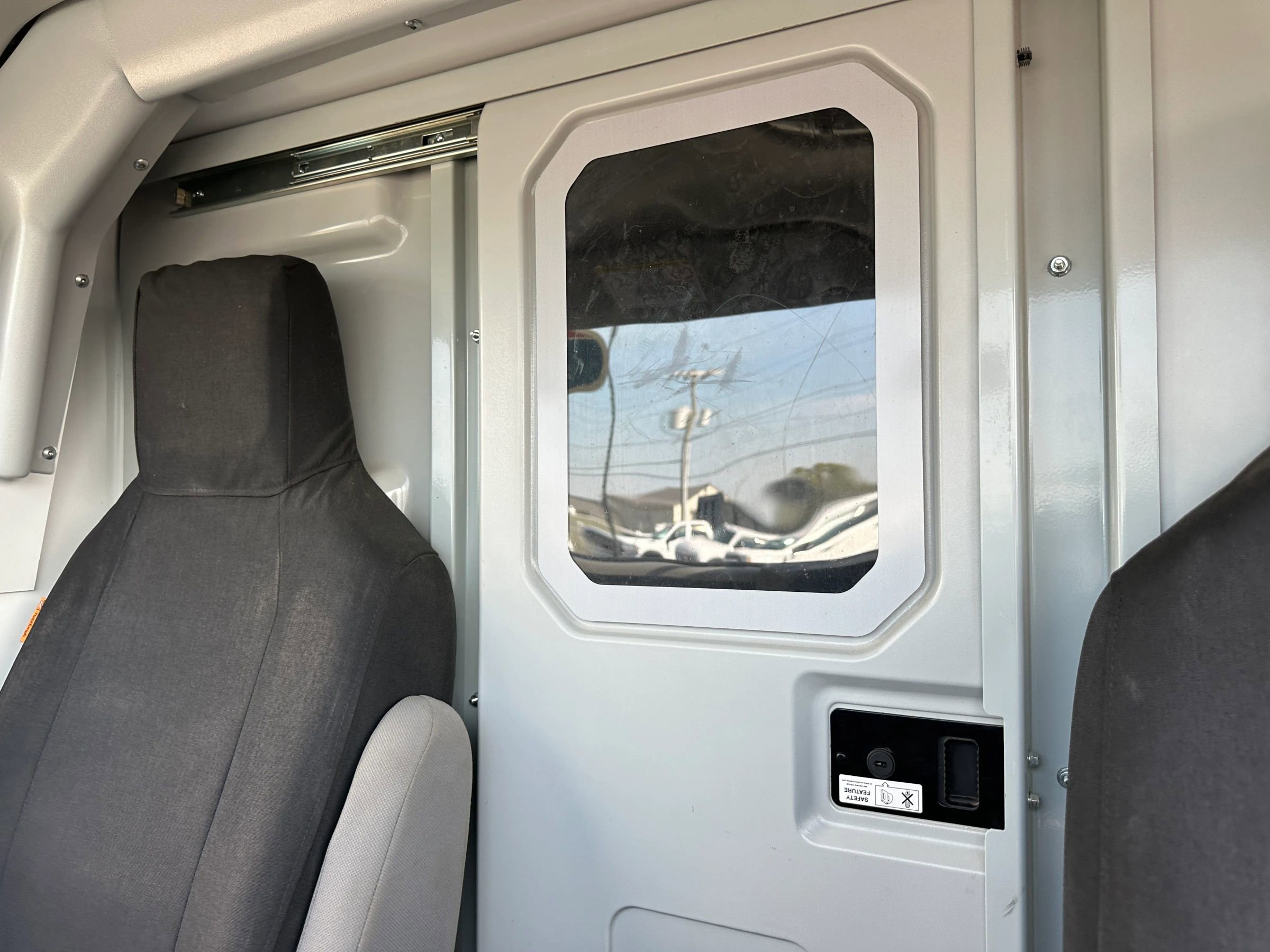 Used 2024 Ford E-450 and Econoline 450 Super Duty w/ Power Windows & Locks Group image 32