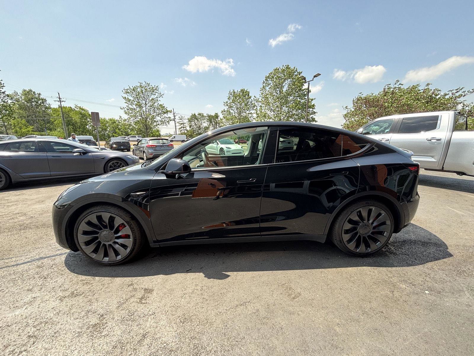 Used 2023 Tesla Model Y Performance AWD/4WD image 4