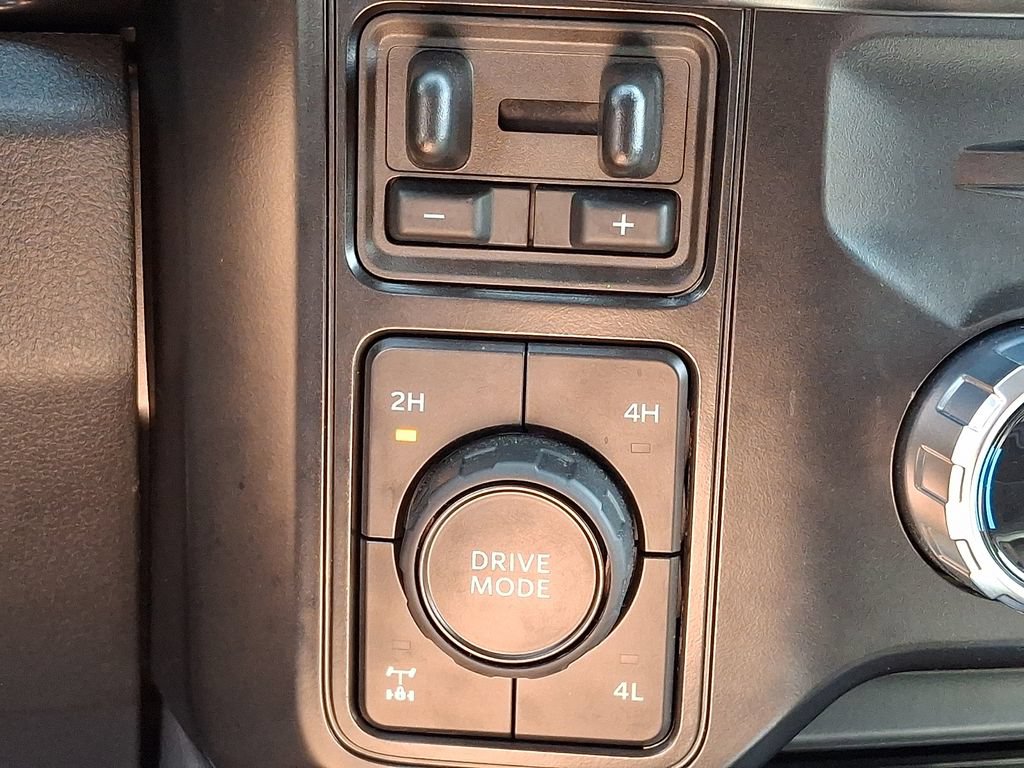 Used 2025 Ford F250 Lariat AWD/4WD image 27