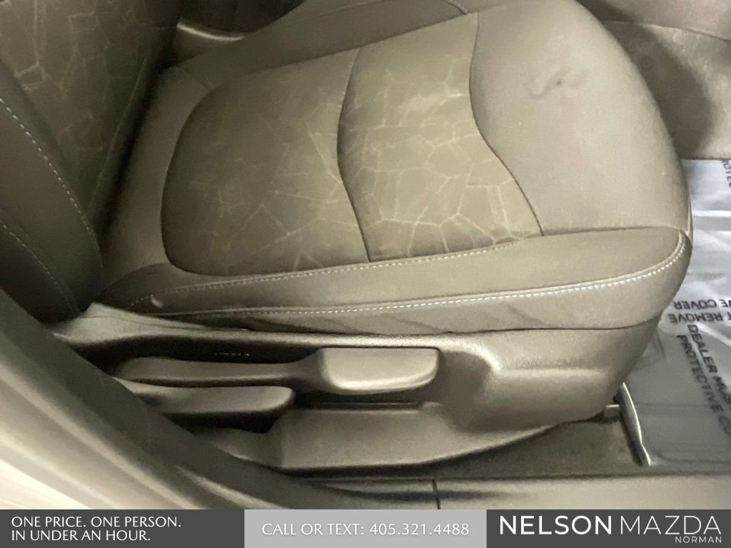 Used 2018 Chevrolet Volt LT w/ Comfort Package FWD image 28
