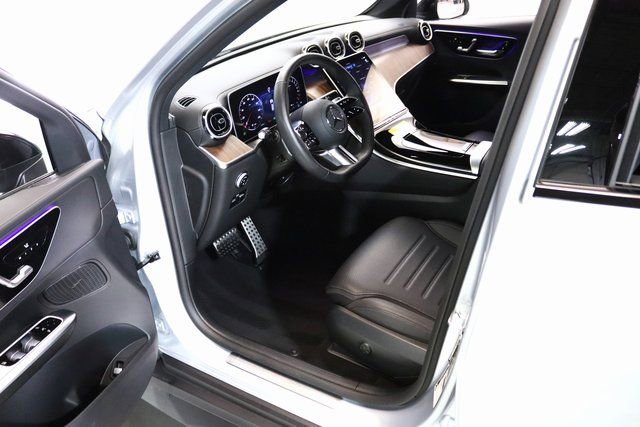 Used 2025 Mercedes-Benz GLC 350e 4MATIC w/ AMG Line image 21