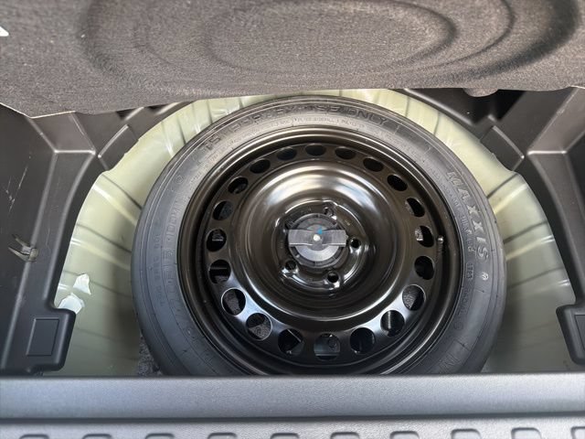 Certified 2024 Chevrolet Equinox LT w/ LPO, Floor Liner Package FWD image 16