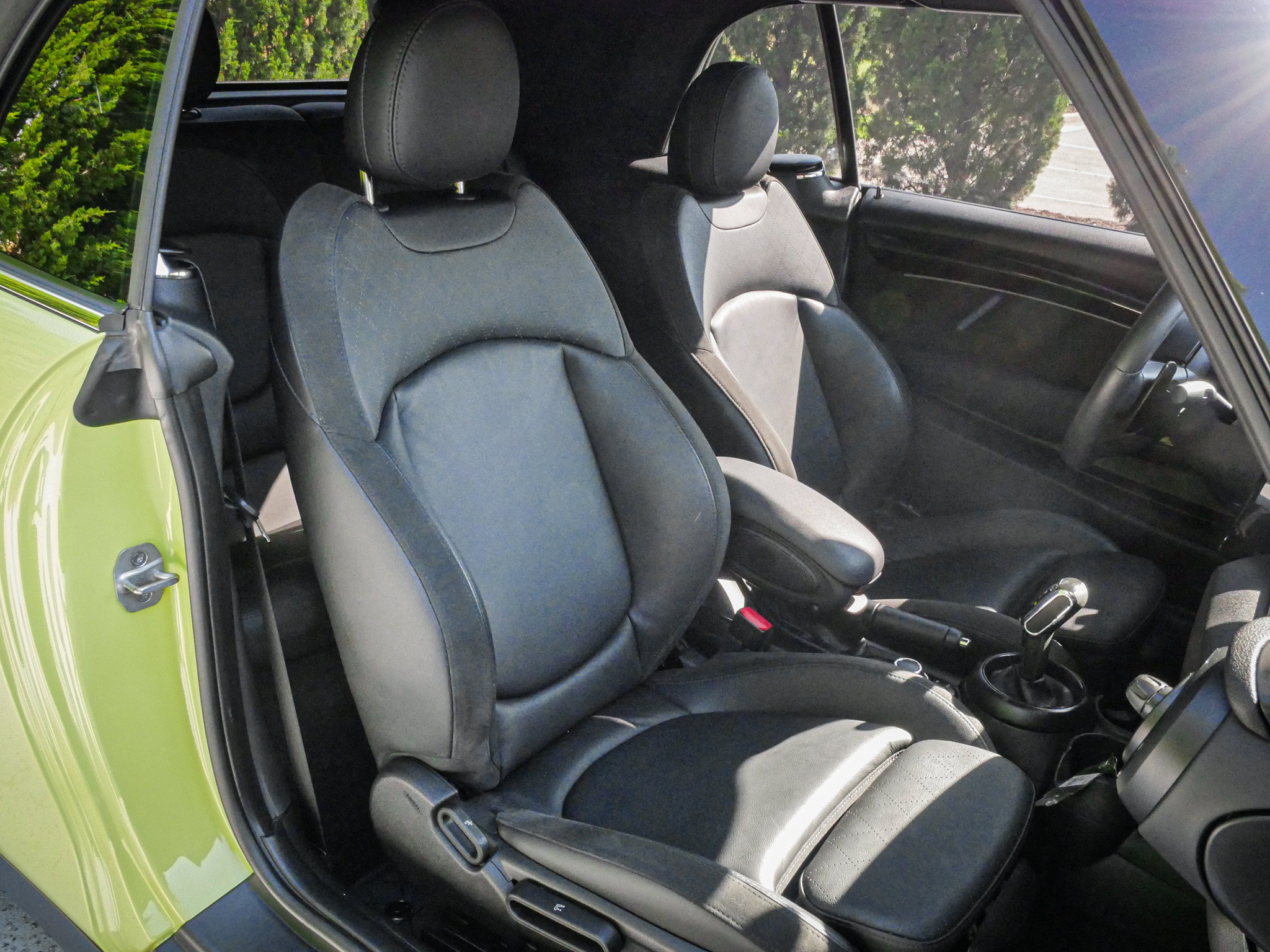Used 2024 MINI Cooper S w/ Signature Upholstery Package FWD image 33