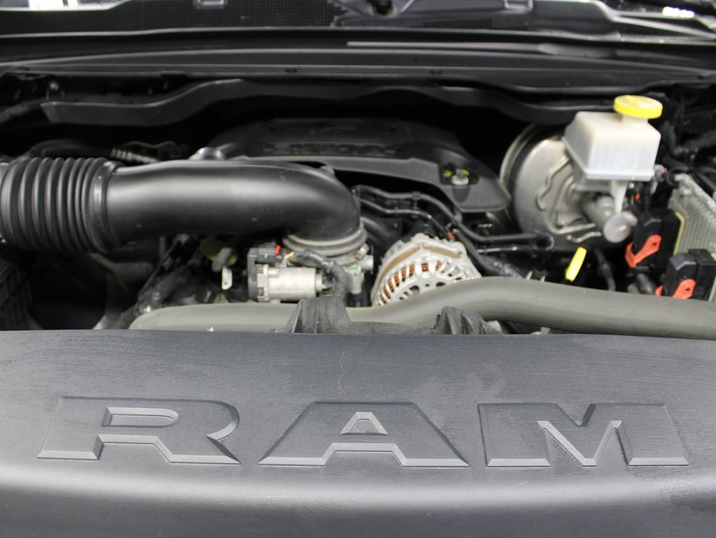 Used 2019 RAM 1500 Laramie AWD/4WD image 32