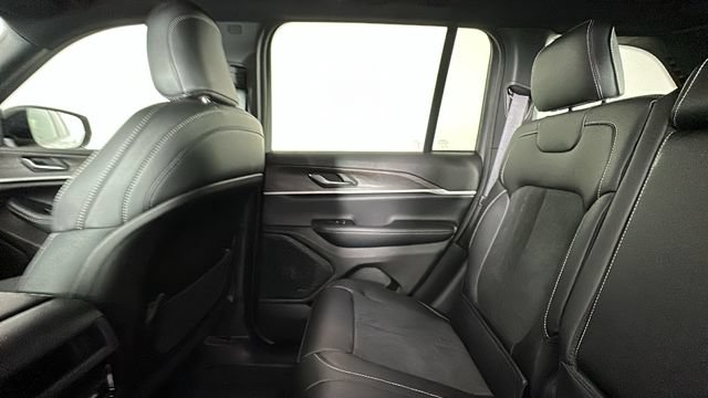 New 2026 Jeep Grand Cherokee Altitude AWD/4WD image 13