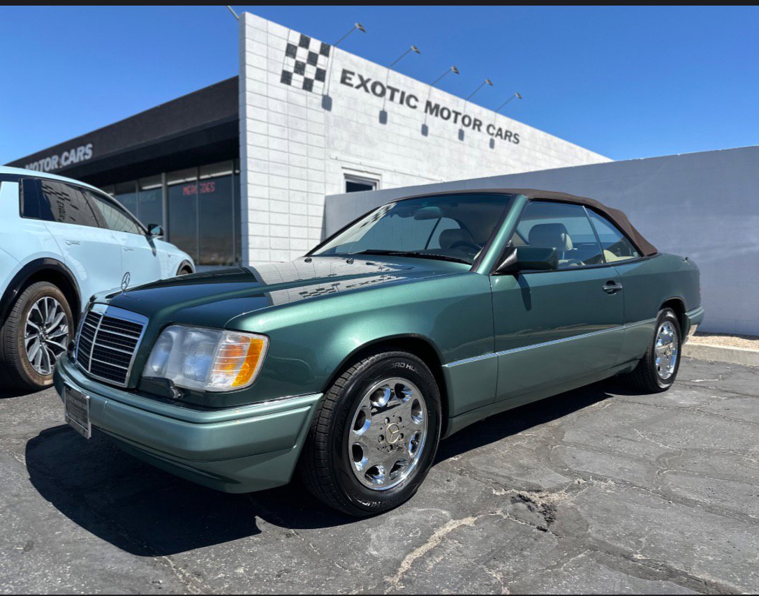 Used 1994 Mercedes-Benz E 320 Convertible image 1