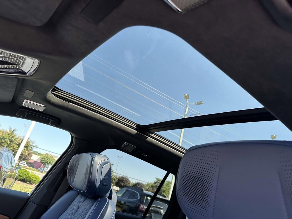 New 2026 Cadillac Vistiq Premium Luxury image 17