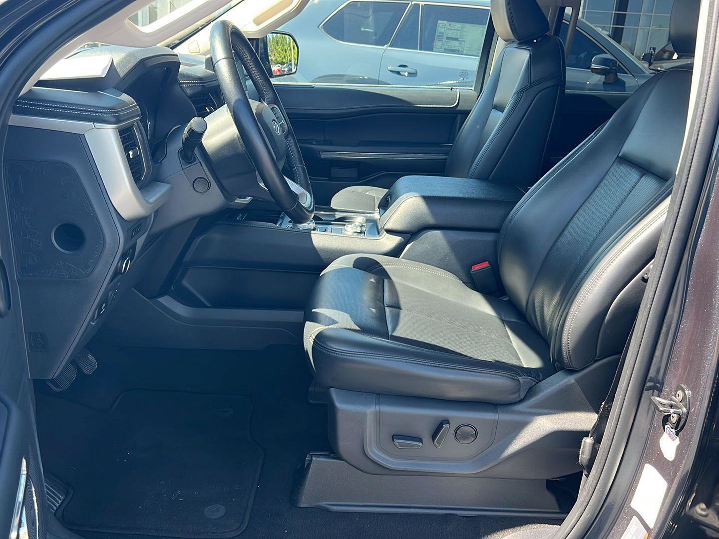 Used 2024 Ford Expedition Max XLT AWD/4WD image 10