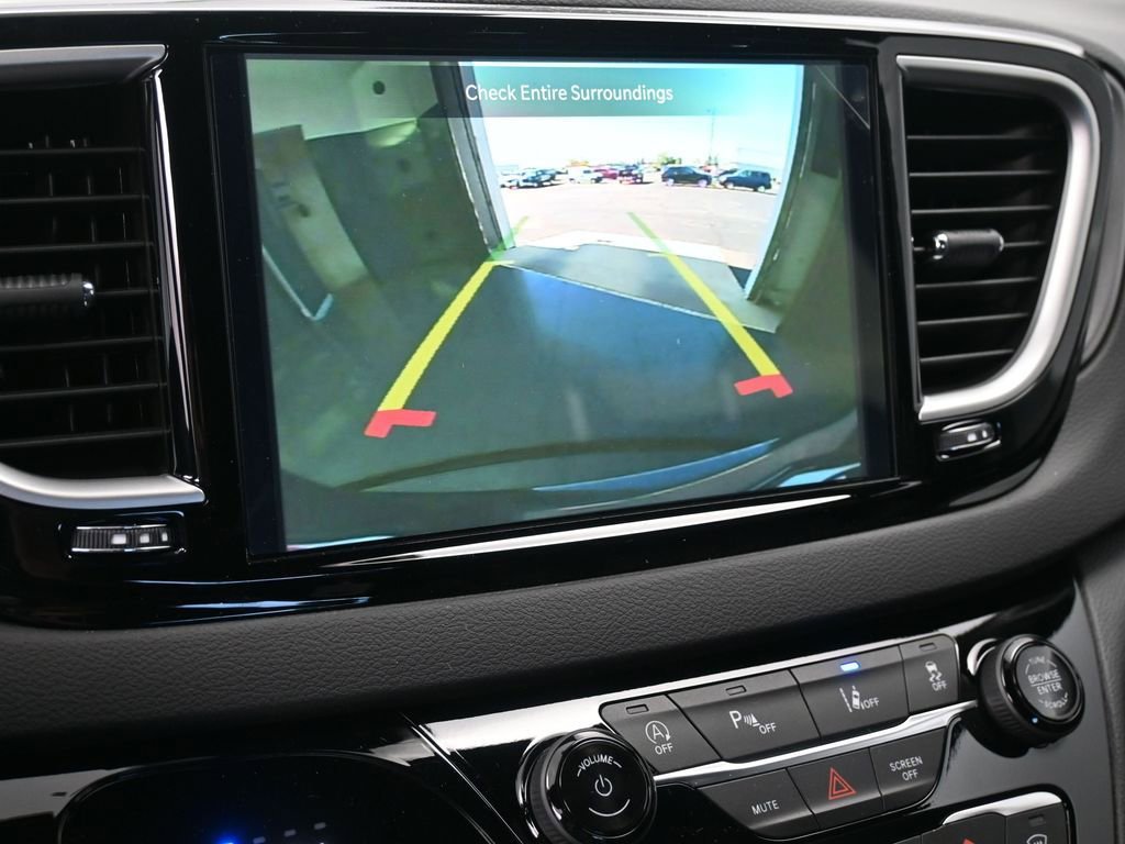 New 2026 Chrysler Voyager LX image 22