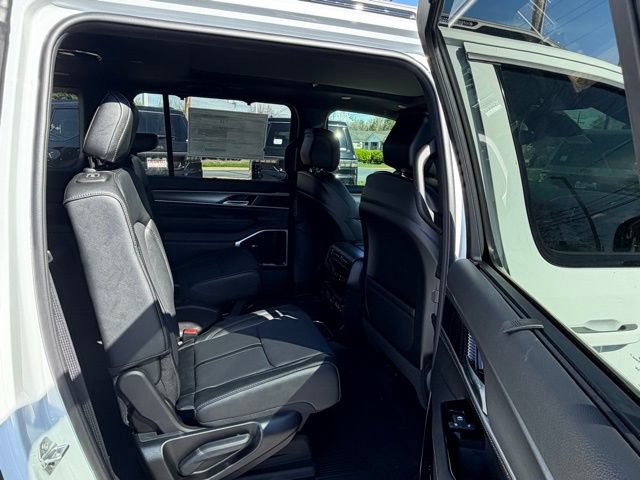 New 2026 Jeep Grand Wagoneer L Limited AWD/4WD image 33