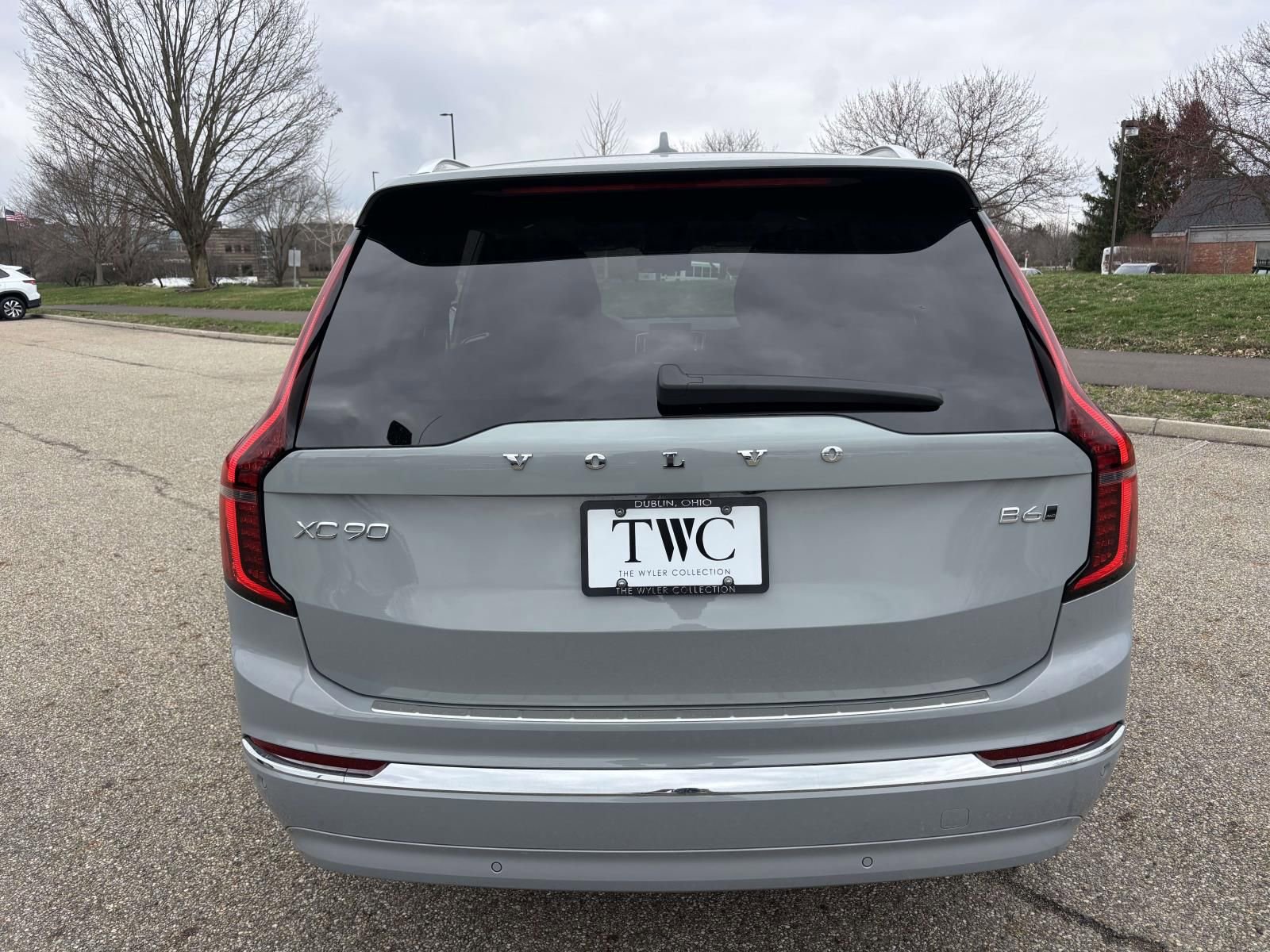 New 2026 Volvo XC90 B6 Plus w/ Protection Package Premier image 6