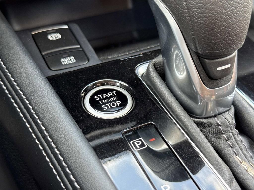 Used 2024 Nissan Kicks SR FWD image 15