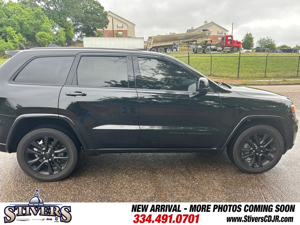 Used 2020 Jeep Grand Cherokee Altitude AWD/4WD image 10