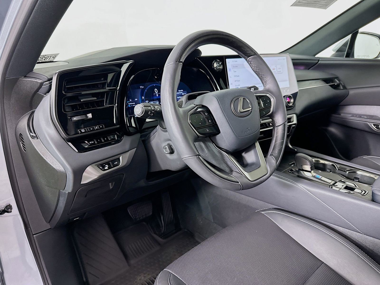 Used 2025 Lexus RX 350 w/ Convenience Package AWD/4WD image 9