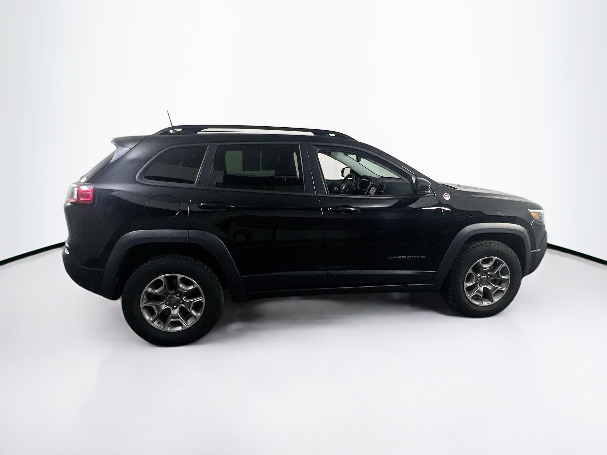 Used 2022 Jeep Cherokee Trailhawk w/ Premium Leather Package image 4