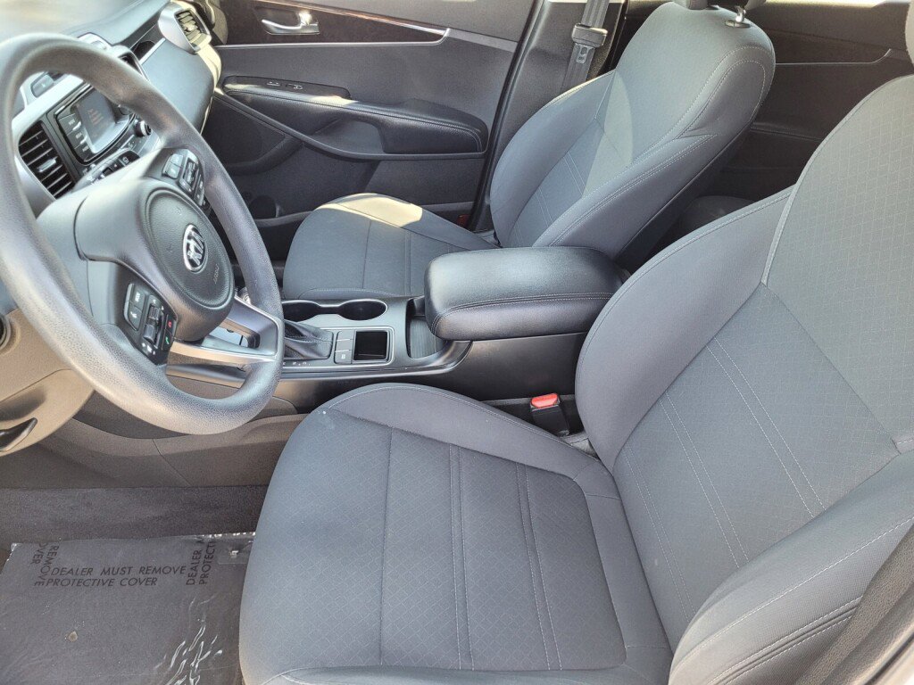 Used 2016 Kia Sorento LX image 11