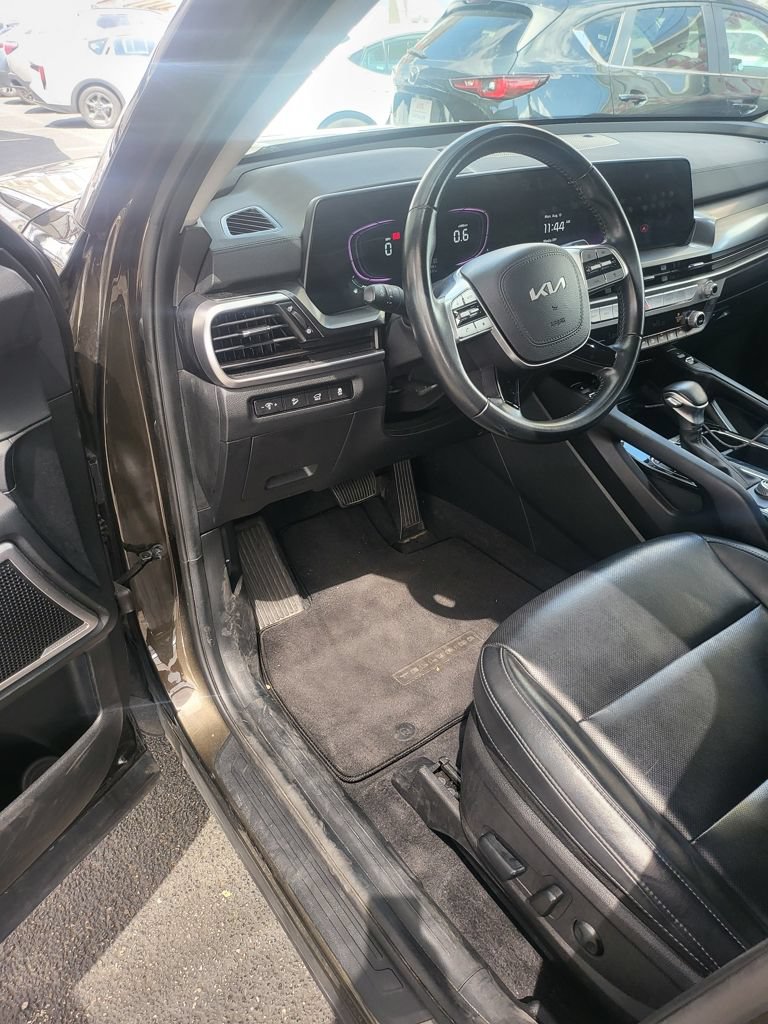 Used 2025 Kia Telluride S FWD image 3