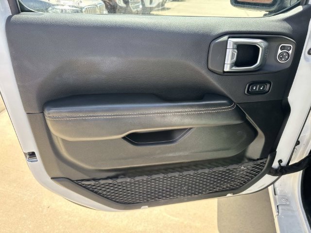 Used 2024 Jeep Wrangler Unlimited Sahara AWD/4WD image 24