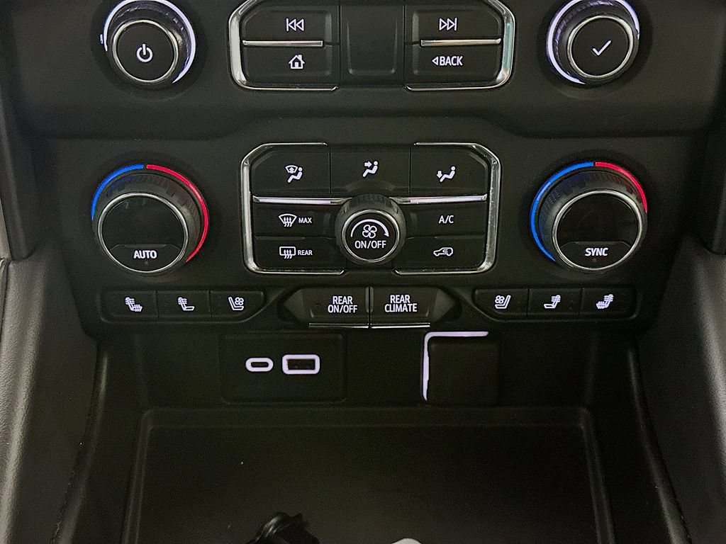 Used 2023 Chevrolet Tahoe Premier AWD/4WD image 18