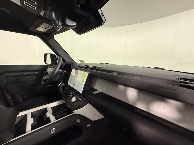 New 2026 Land Rover Defender 110 X-Dynamic SE AWD/4WD image 31