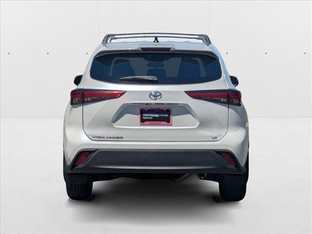 Used 2022 Toyota Highlander LE image 7
