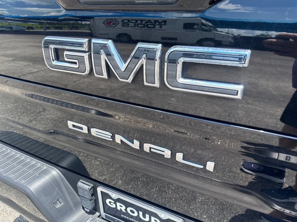 Used 2023 GMC Sierra 1500 Denali Ultimate AWD/4WD image 8