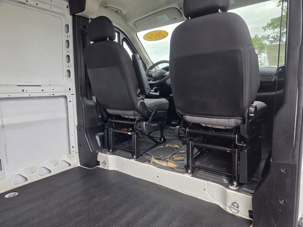 Used 2024 RAM ProMaster 2500 w/ Convenience Group FWD image 31