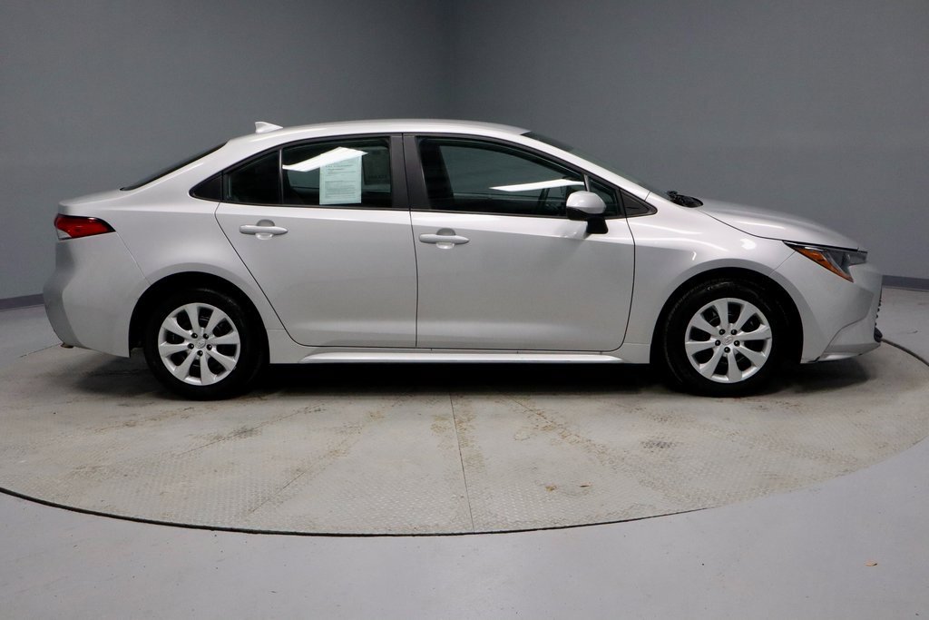 Used 2025 Toyota Corolla LE image 12
