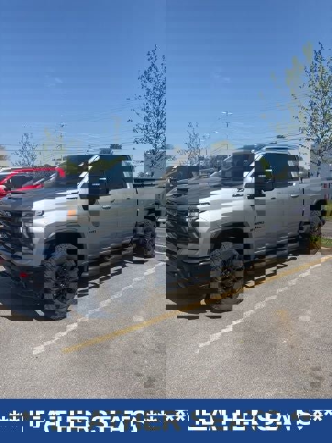 Used 2025 Chevrolet Silverado 2500 LTZ w/ LTZ Plus Package image 3