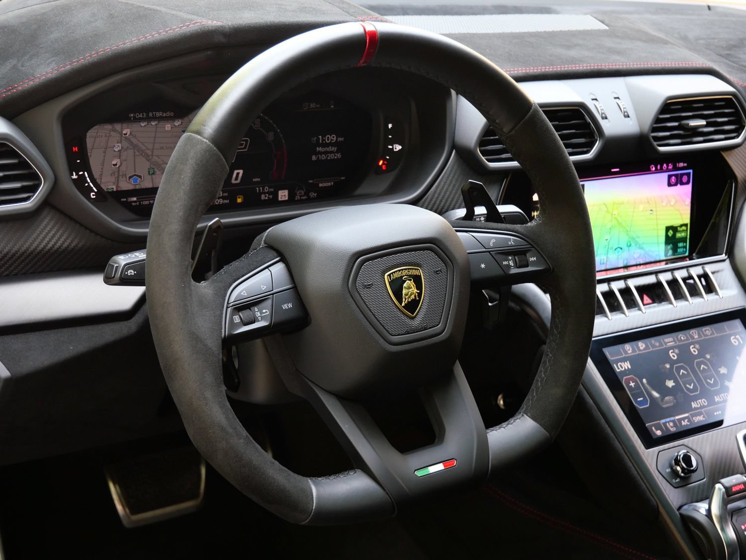 Used 2024 Lamborghini Urus Performante AWD/4WD image 11