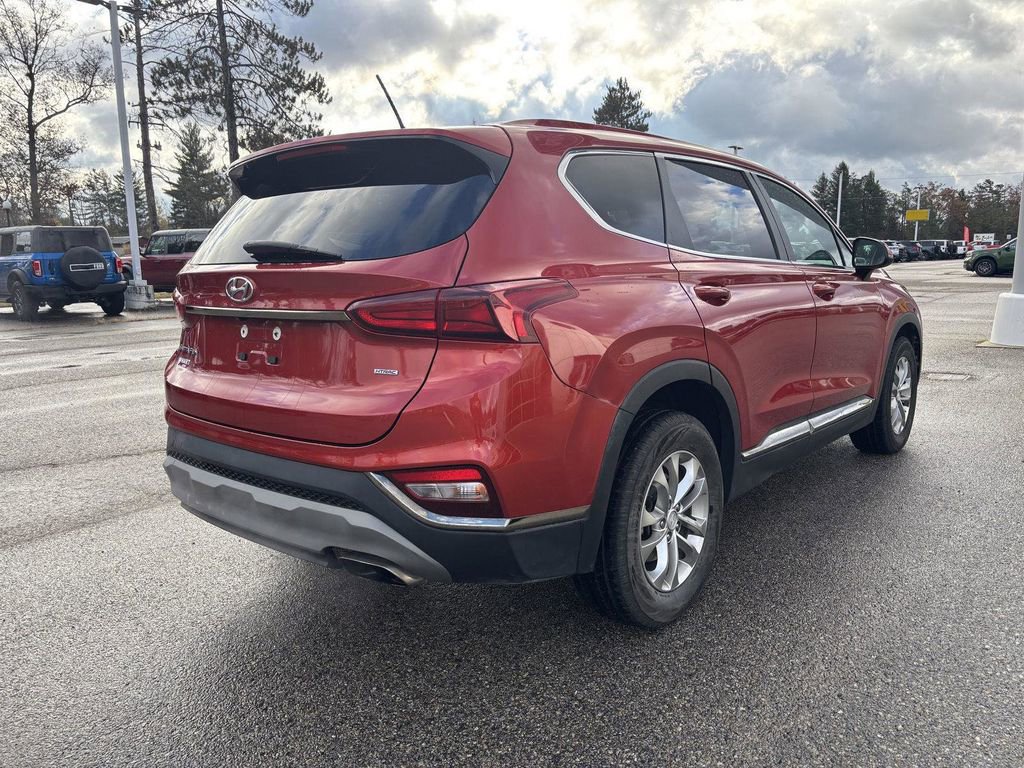 Used 2019 Hyundai Santa Fe SE image 3