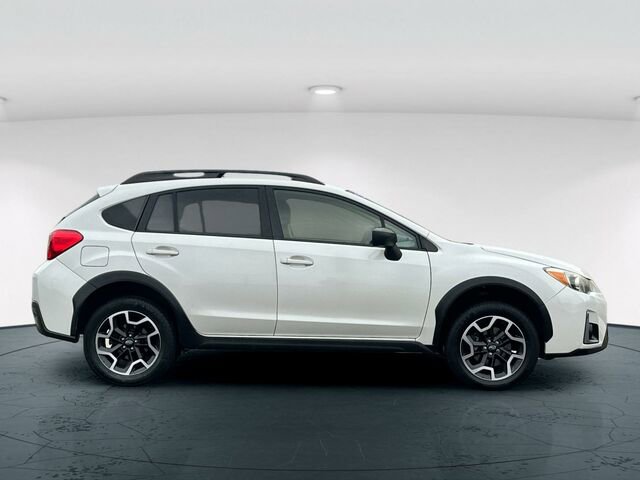 Used 2017 Subaru Crosstrek 2.0i image 7