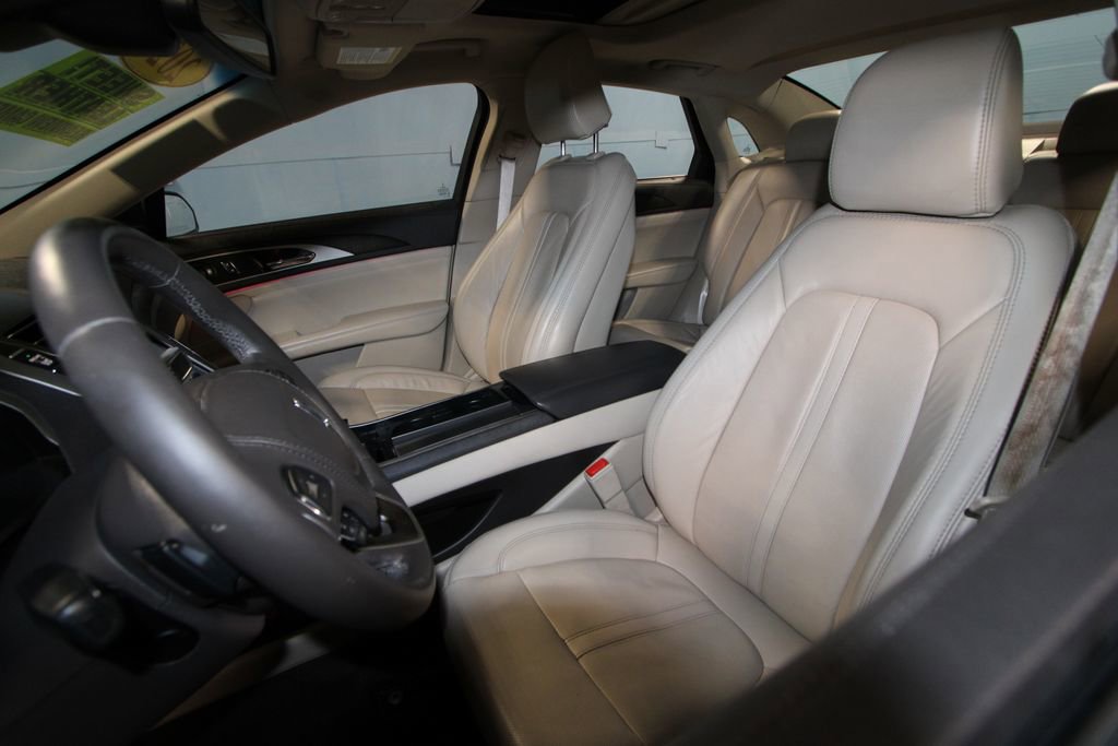 Used 2020 Lincoln MKZ Reserve w/ Elements Package FWD image 4