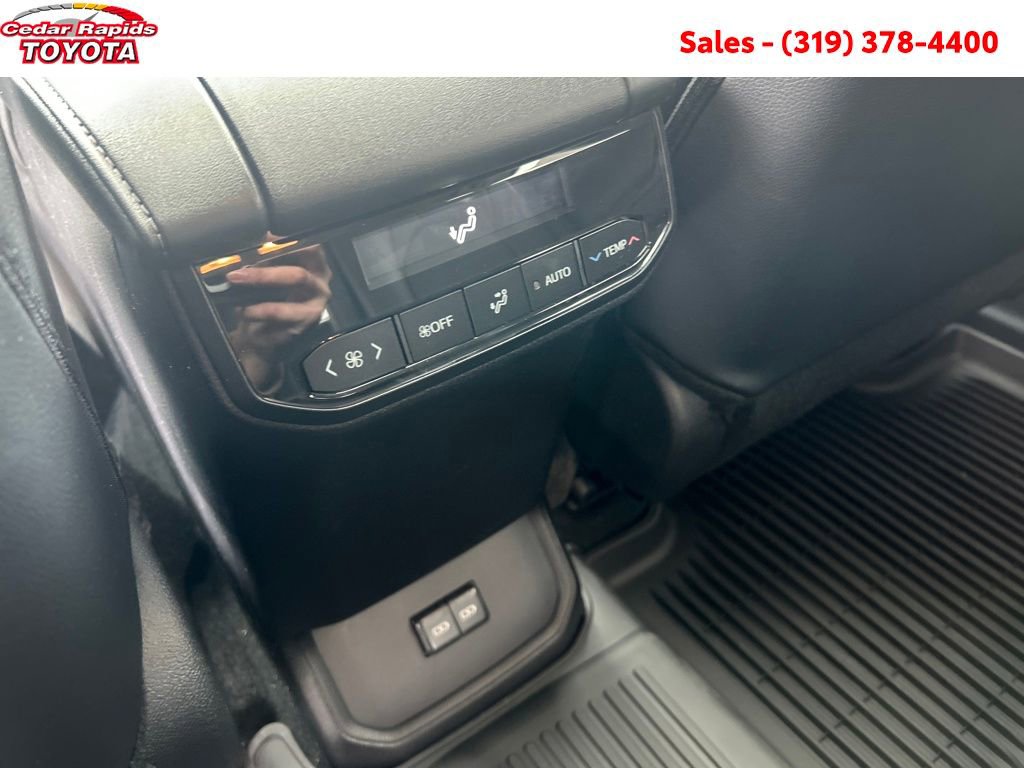 New 2026 Toyota Highlander XLE image 27