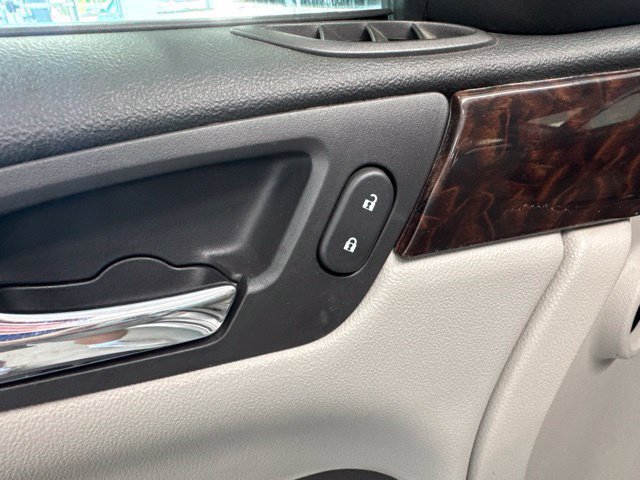 Used 2016 Chevrolet Impala LTZ FWD image 17