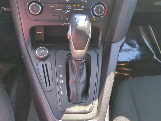 Used 2015 Ford Focus SE FWD image 23