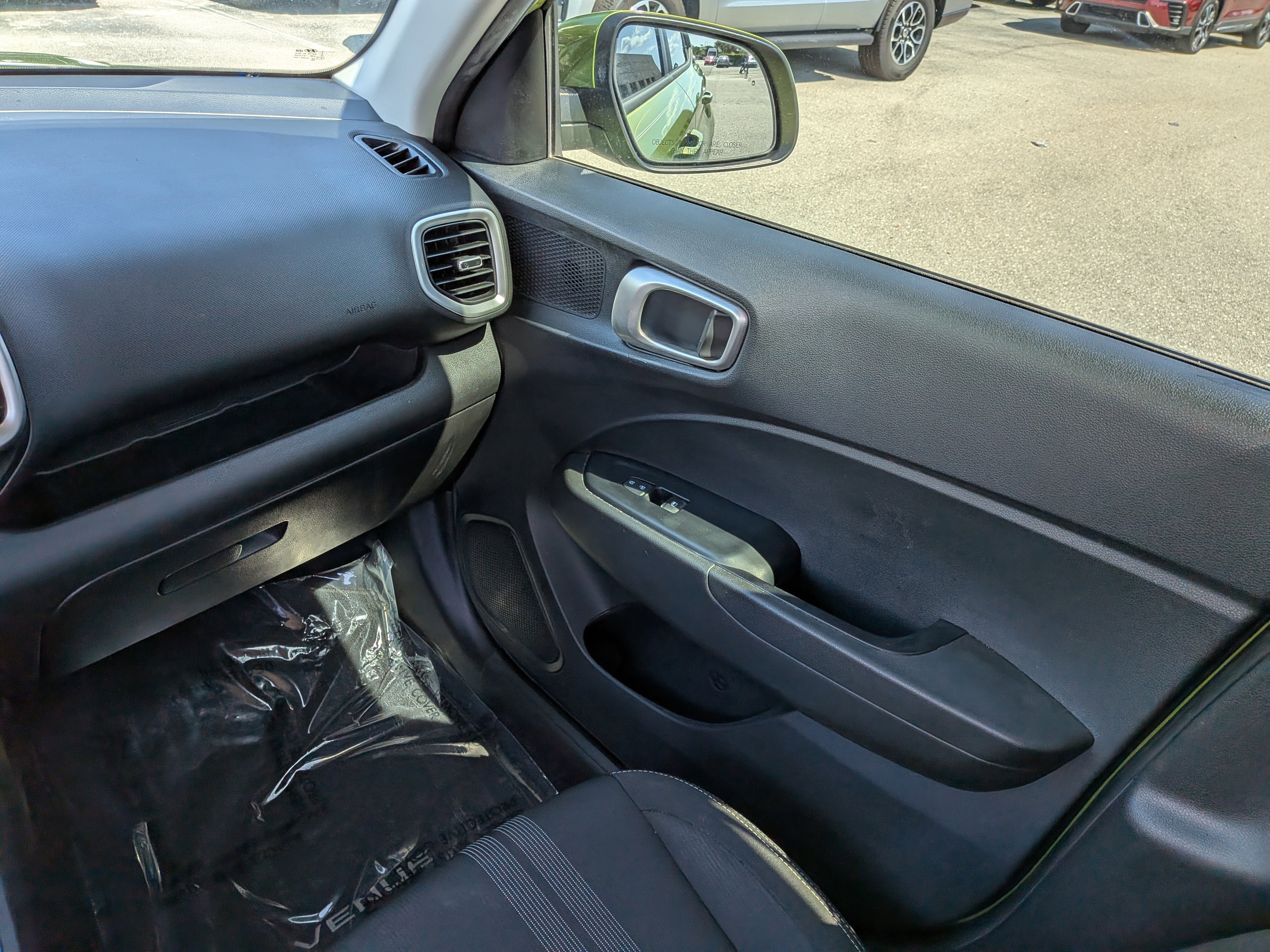 Used 2021 Hyundai Venue SEL FWD image 17