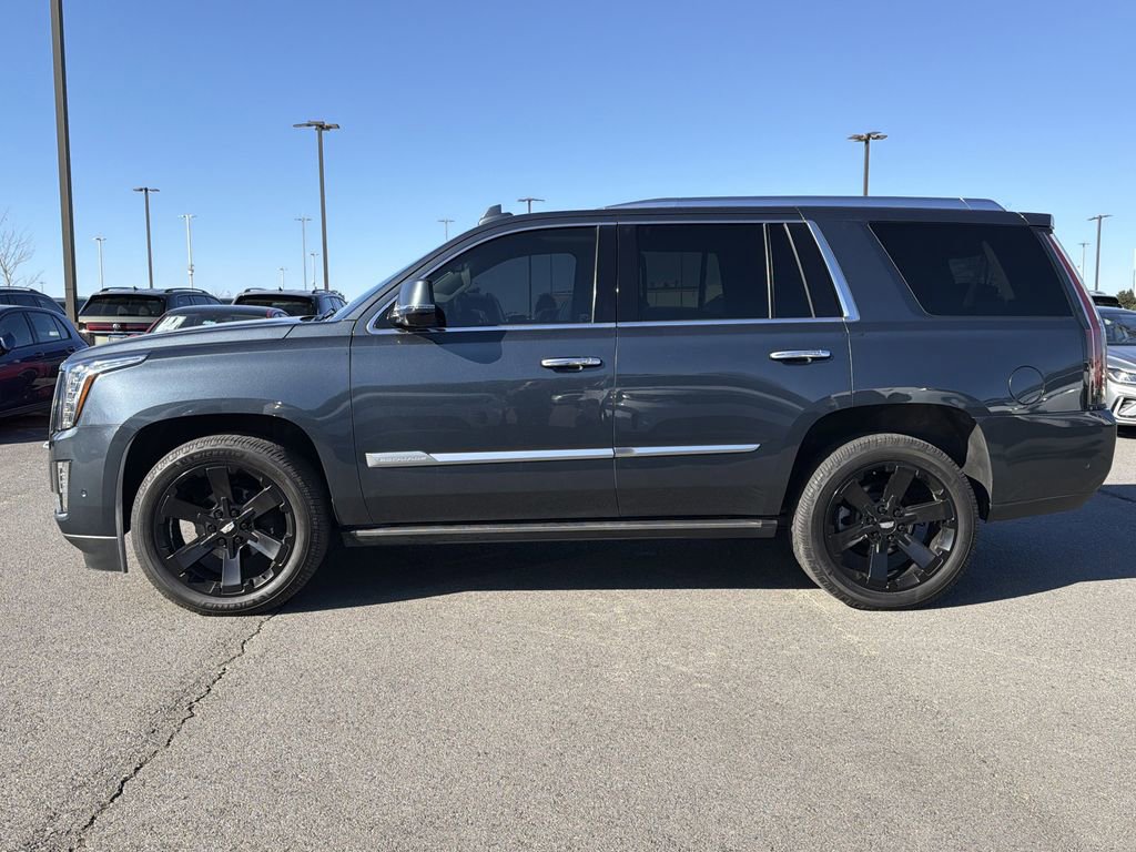 Used 2020 Cadillac Escalade Premium Luxury image 2