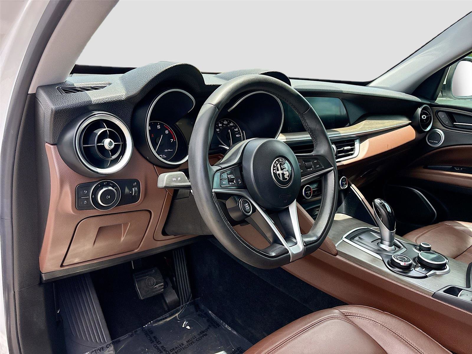 Used 2018 Alfa Romeo Stelvio Ti AWD/4WD image 9