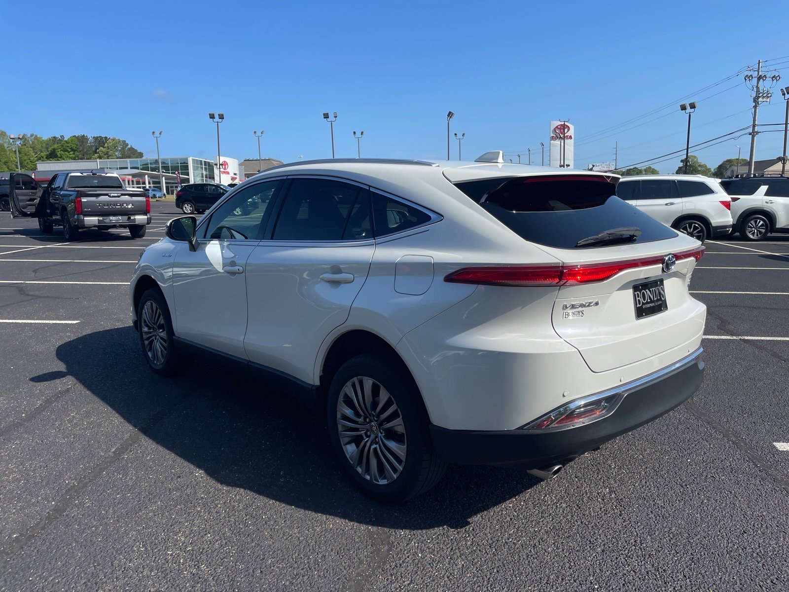 Used 2021 Toyota Venza XLE w/ Softex Package image 14