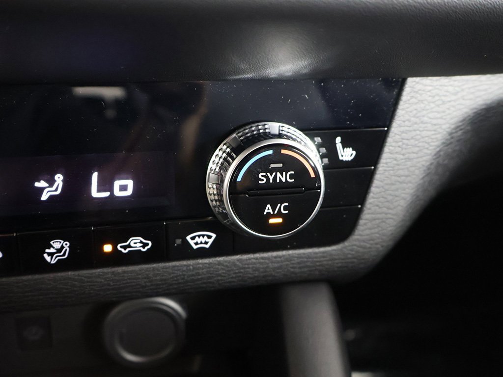 New 2025 Mitsubishi Outlander SE image 52