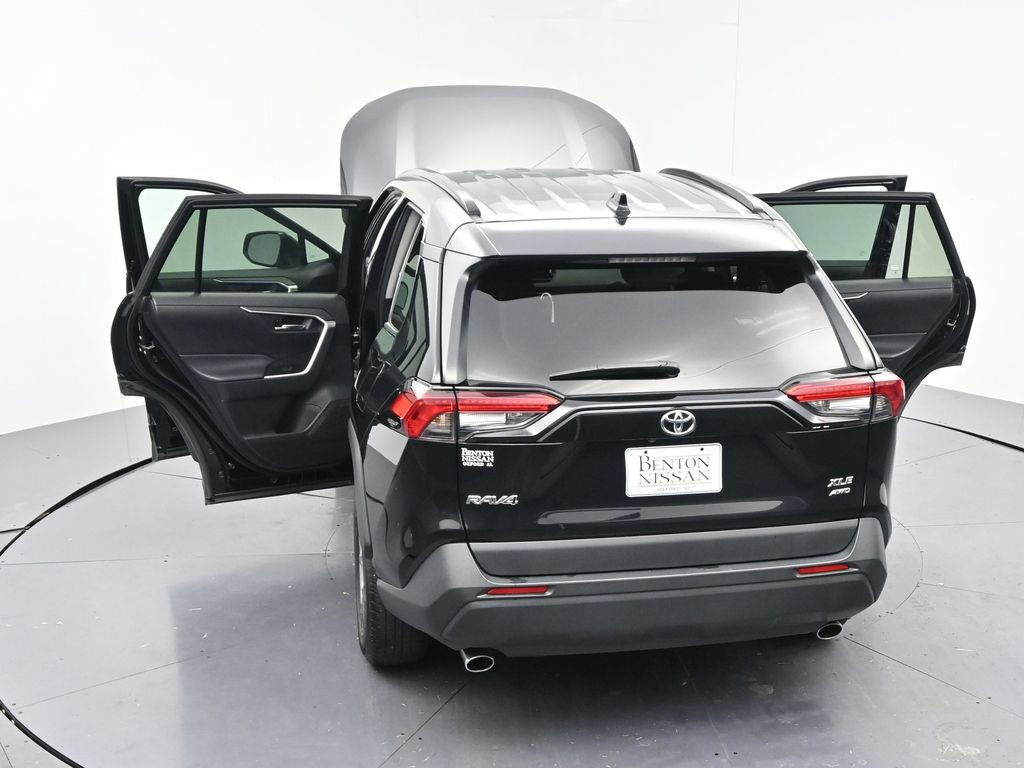 Used 2024 Toyota RAV4 XLE AWD/4WD image 24