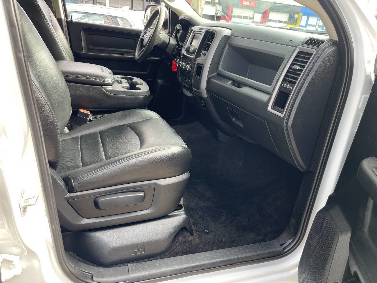 Used 2015 RAM 2500 Tradesman w/ Chrome Appearance Group image 17