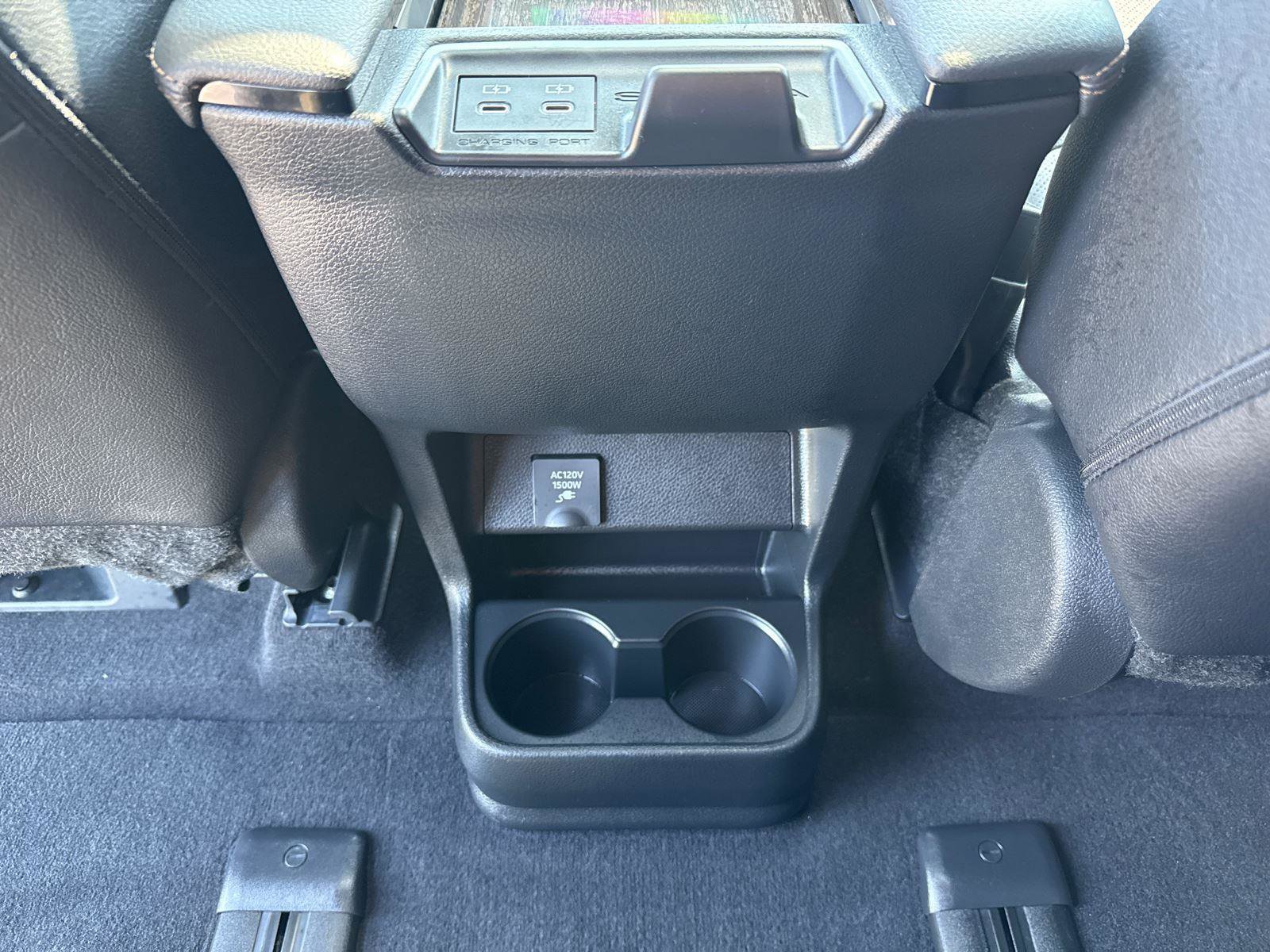 Used 2025 Toyota Sienna Limited AWD/4WD image 27