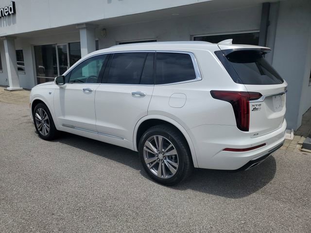Used 2025 Cadillac XT6 Premium Luxury AWD/4WD image 2
