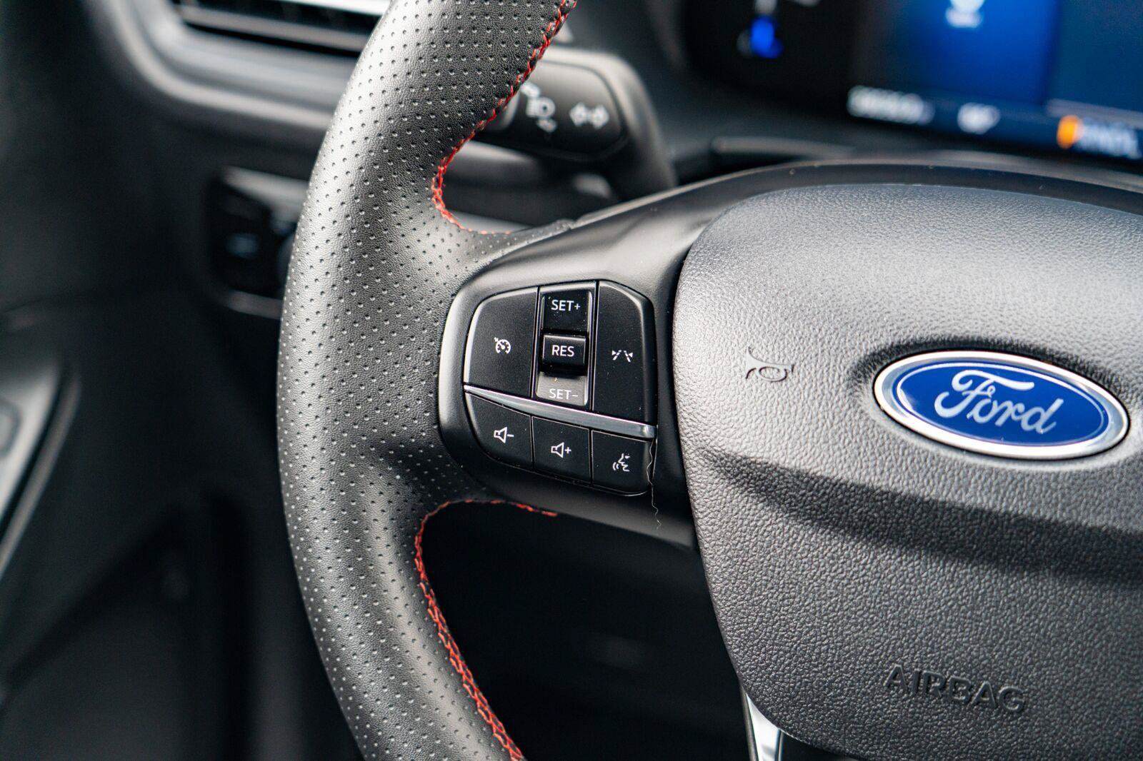 Used 2025 Ford Escape ST-Line Select AWD/4WD image 24
