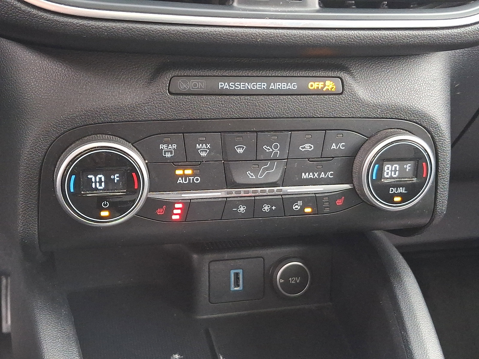 Used 2020 Ford Escape Titanium image 15