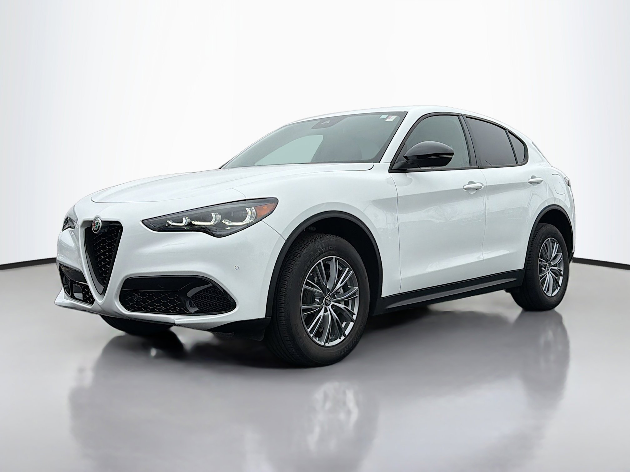 Used 2024 Alfa Romeo Stelvio Sprint image 12