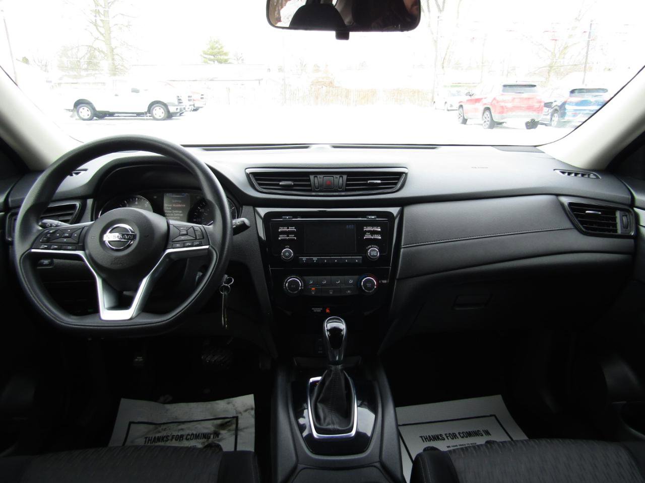 Used 2017 Nissan Rogue S w/ S Appearance Package FWD image 9
