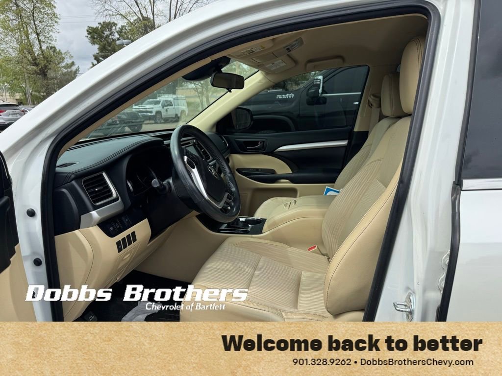 Used 2017 Toyota Highlander Plus image 12